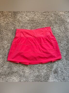 Lululemon Pace Rival Mid-Rise Skirt
Lip Gloss Size 2